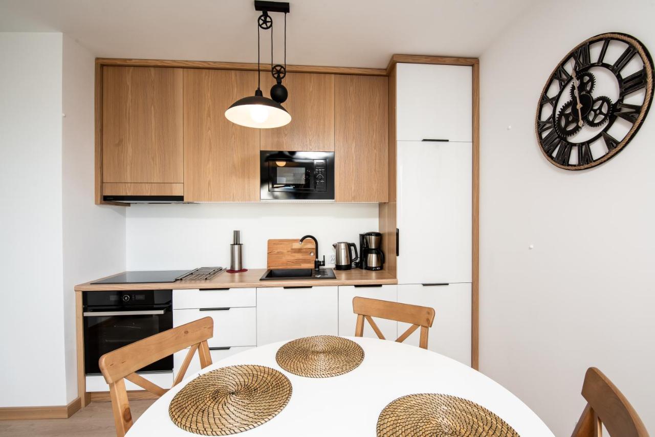 尤斯托尼莫斯基Apartament Marino公寓 外观 照片